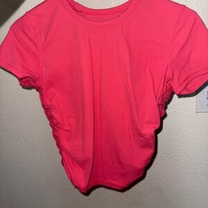Lululemon ribbed nulu tshirt